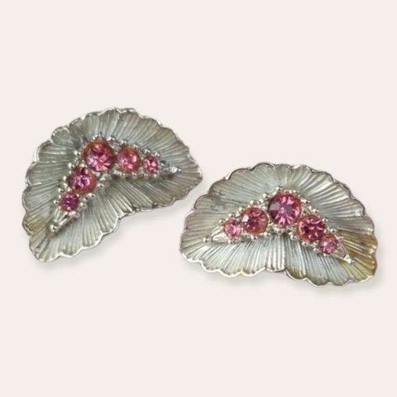 Vintage Mid Century 1950s Pink Rhinestone Silver Tone Clip Earrings - Picture 2 of 10